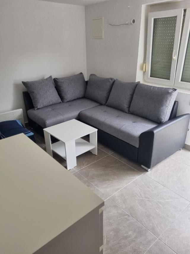 Marton Apartment Кърк Екстериор снимка