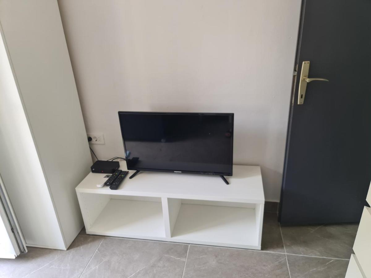 Marton Apartment Кърк Екстериор снимка